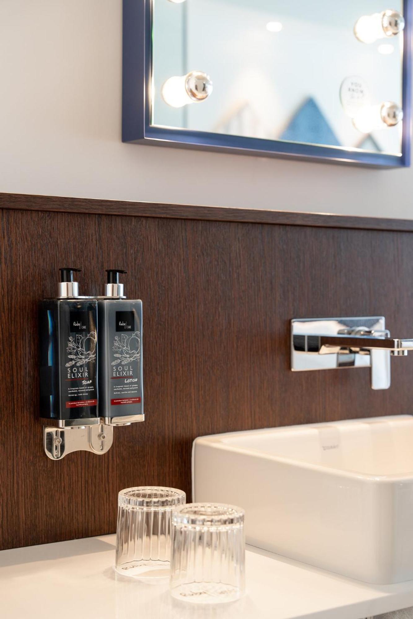 Ruby Zoe Hotel ロンドン エクステリア 写真