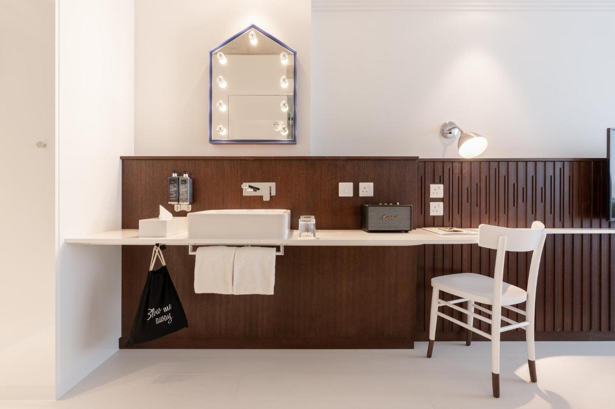 Ruby Zoe Hotel ロンドン エクステリア 写真